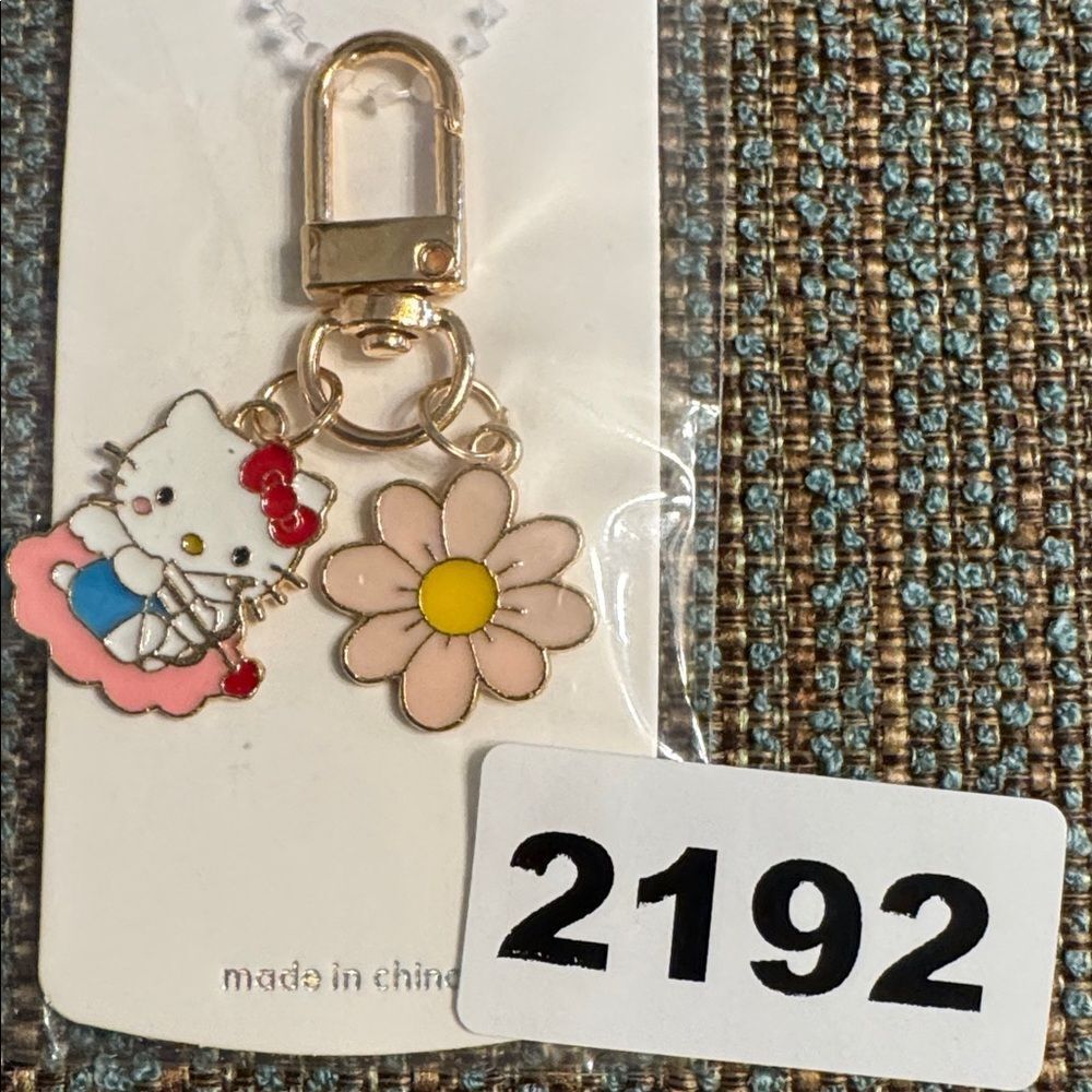 2192 Hello Kitty Zipper Pull & Bag Charm